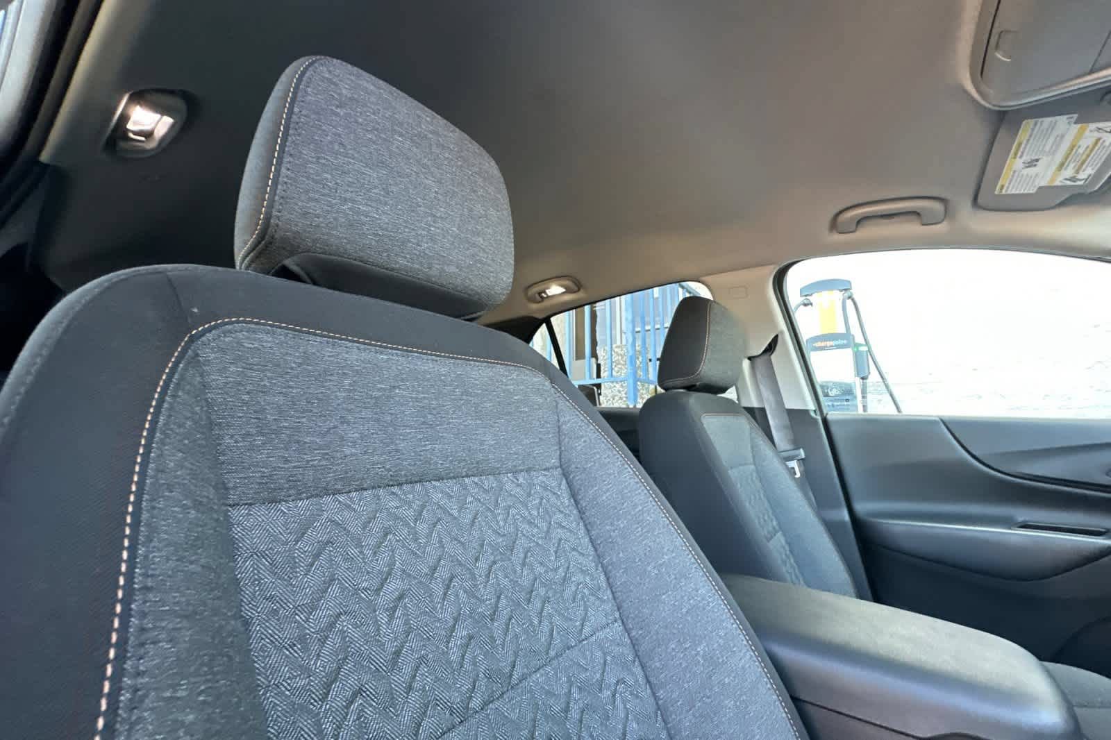 Used 2023 Chevrolet Equinox LT w/ Driver Convenience Package FWD image 18