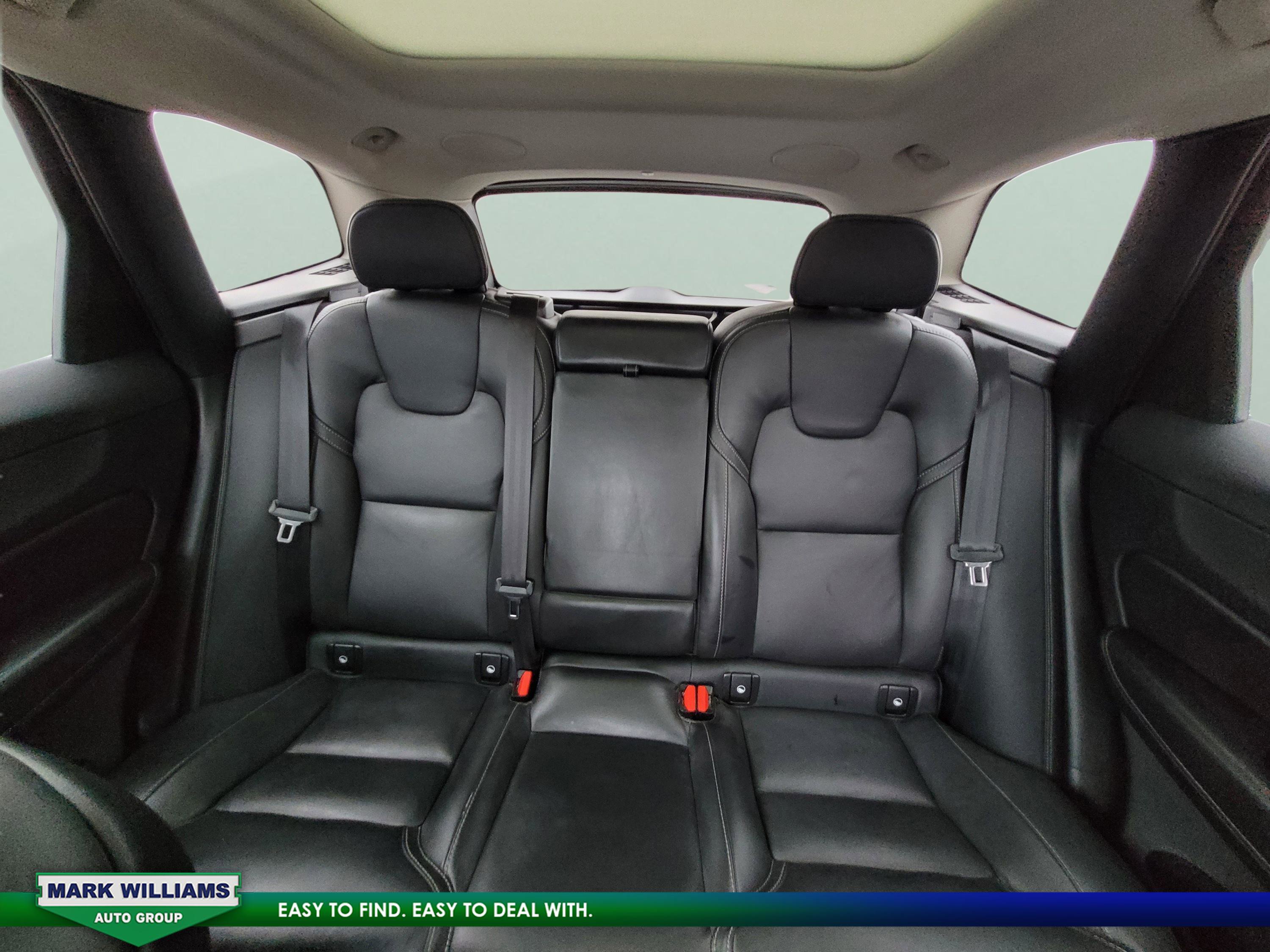 Used 2022 Volvo XC60 B5 Inscription w/ Advanced Package image 18