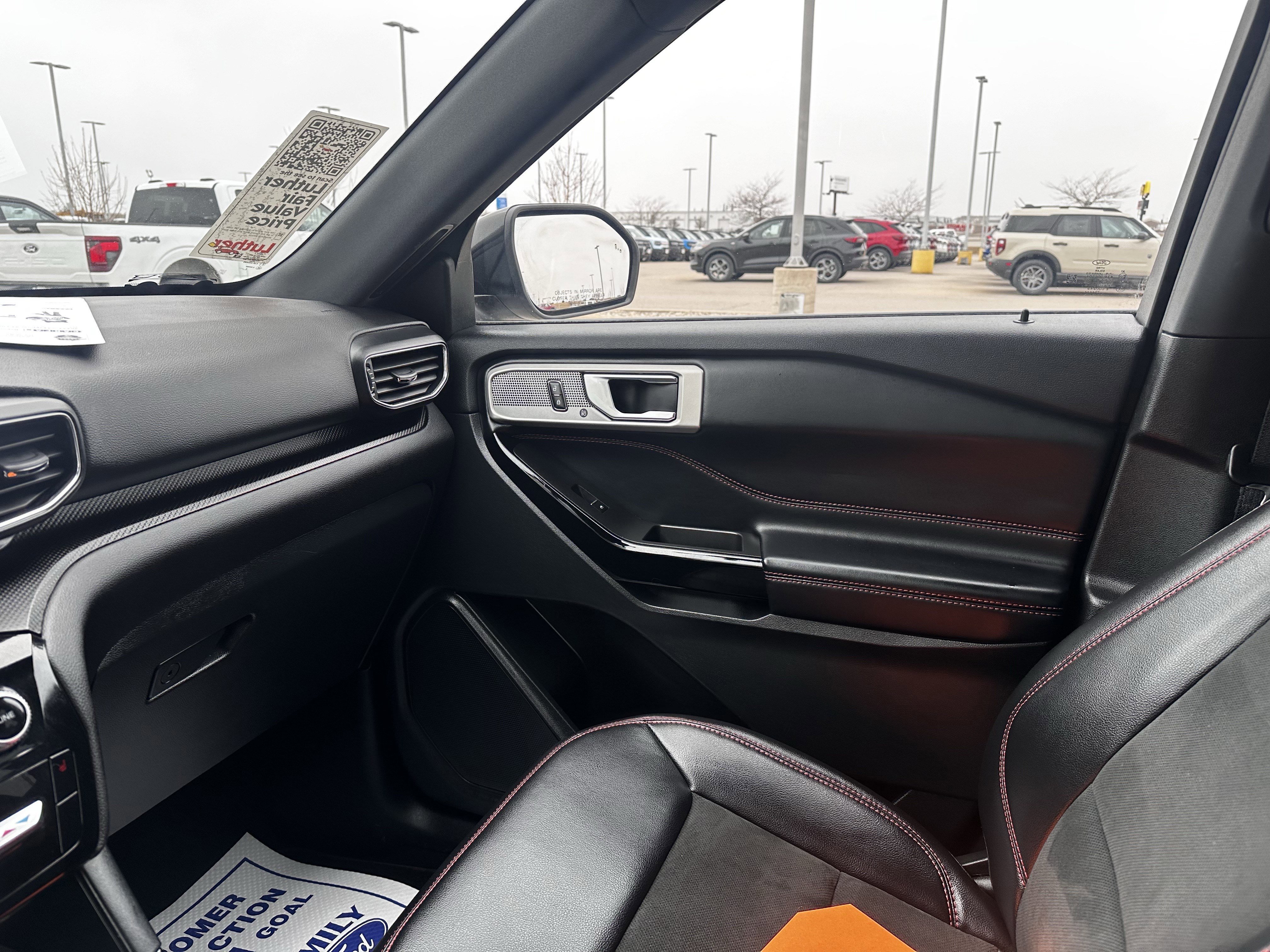 Certified 2023 Ford Explorer ST-Line w/ Class IV Trailer Tow Package image 12