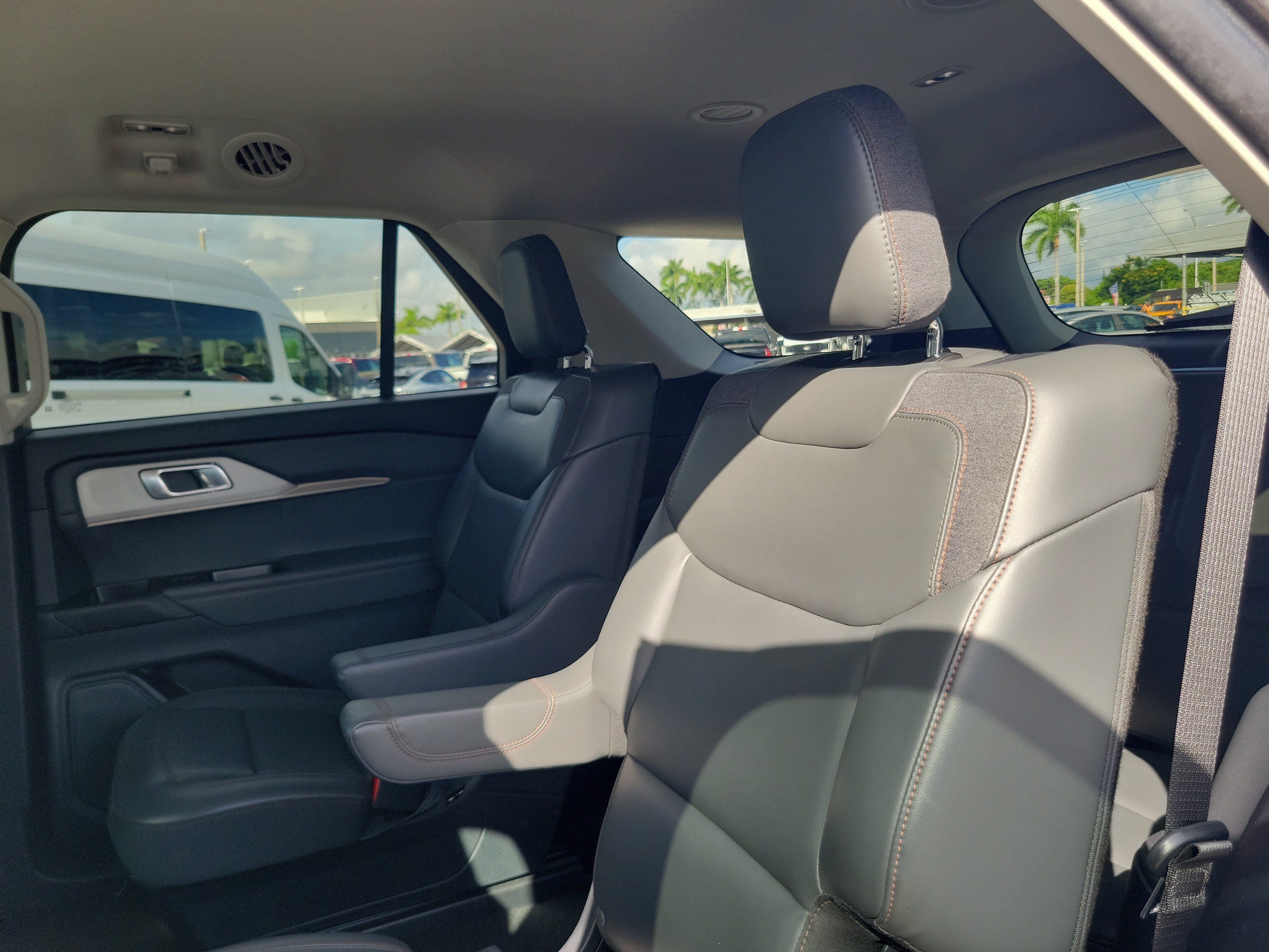 Certified 2025 Ford Explorer Active w/ Active Comfort Package RWD image 14