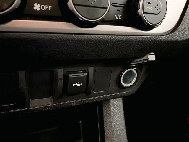 Used 2023 Toyota Tacoma SR AWD/4WD image 31