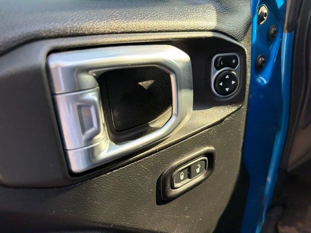 Used 2021 Jeep Gladiator Mojave AWD/4WD image 17