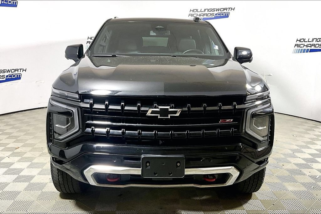 Used 2025 Chevrolet Suburban Z71 AWD/4WD image 2
