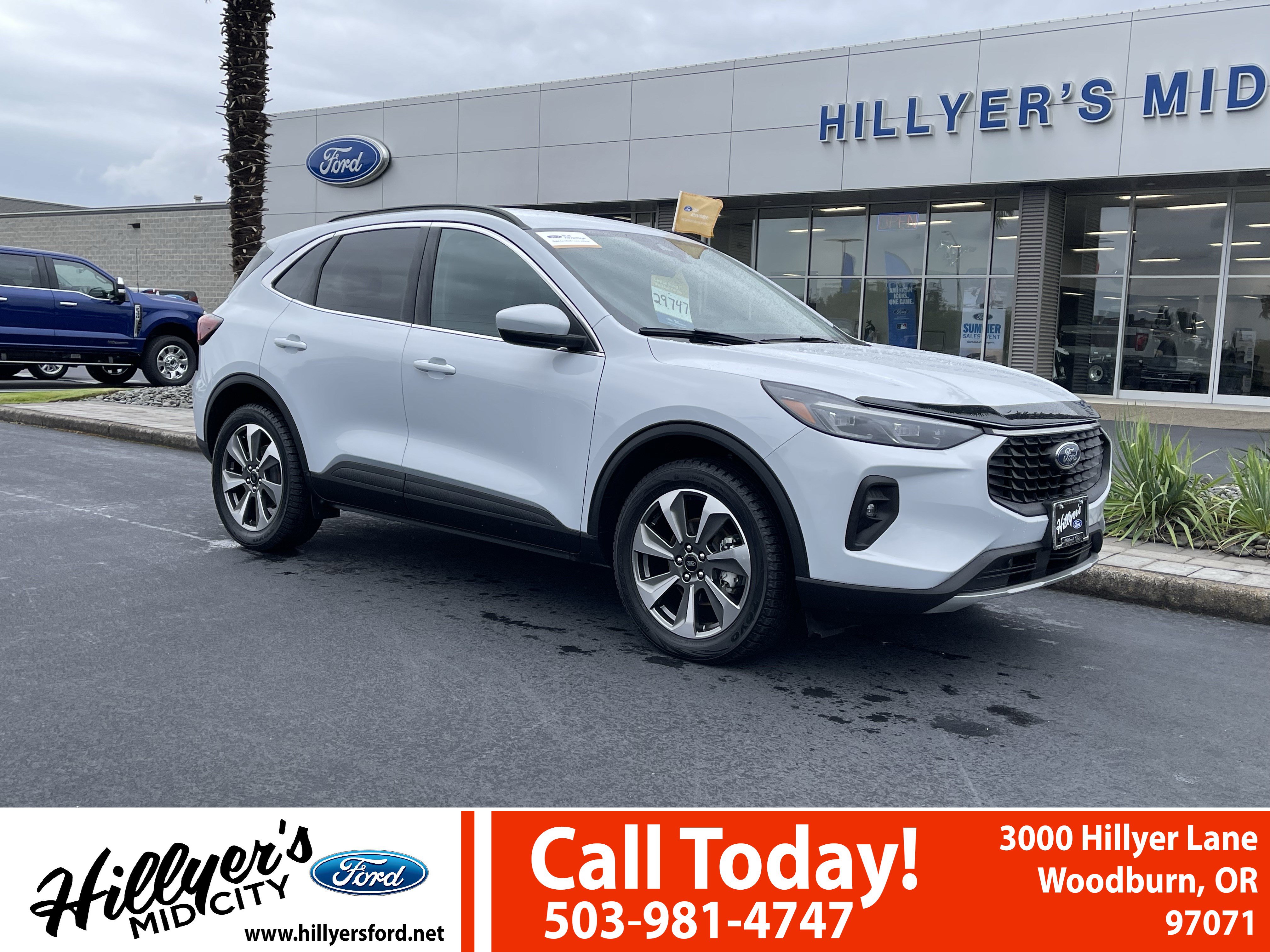 Certified 2025 Ford Escape Platinum AWD/4WD image 1