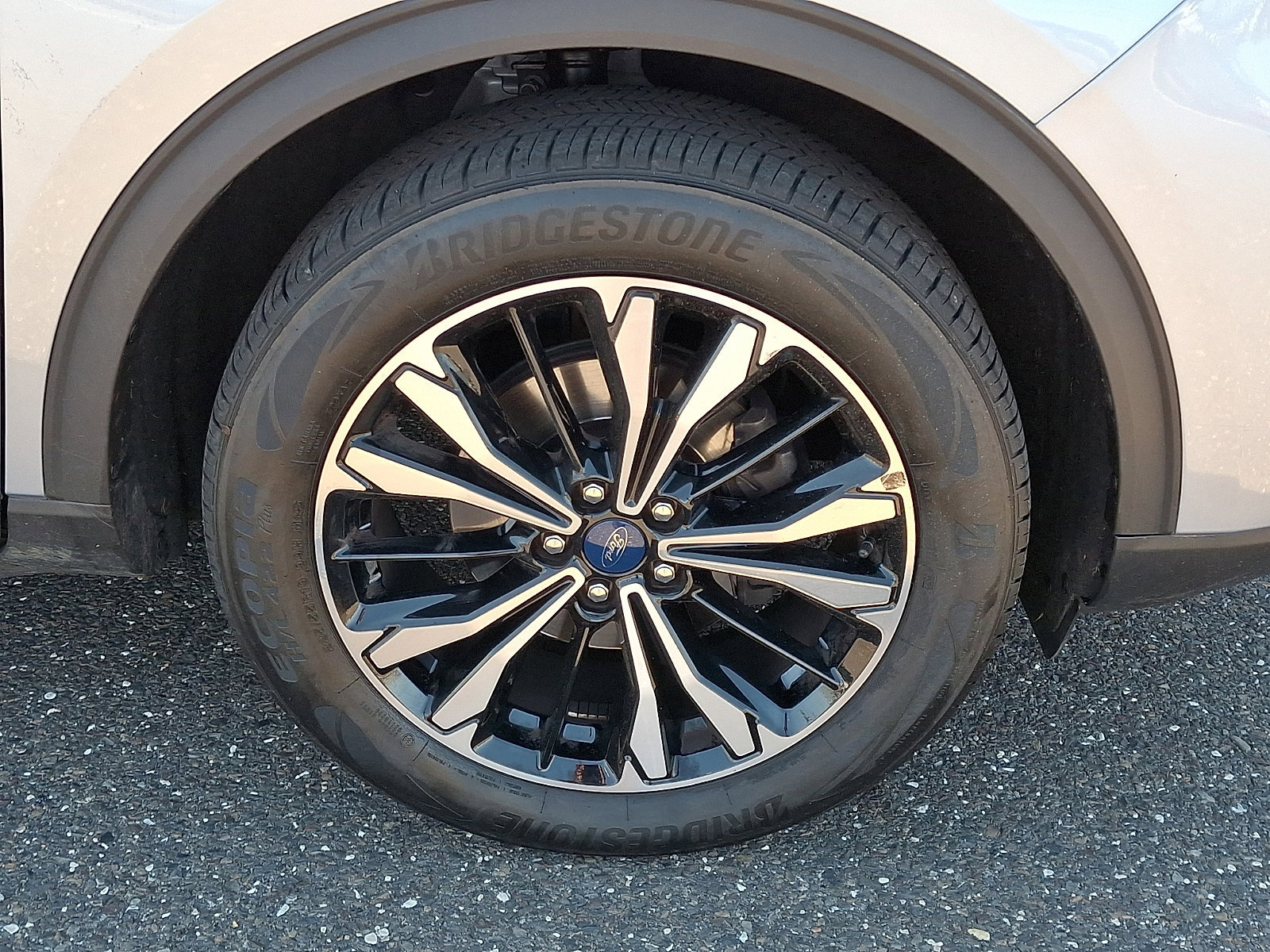 Certified 2022 Ford Escape SE w/ SE Sport Appearance Package image 8