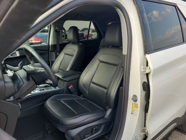 Certified 2024 Ford Explorer XLT w/ Equipment Group 202A AWD/4WD image 18