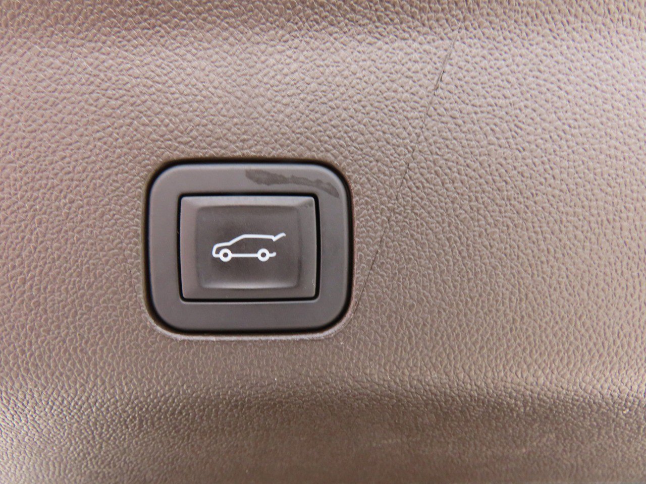 Used 2026 Chevrolet Tahoe LT w/ Comfort Package image 14