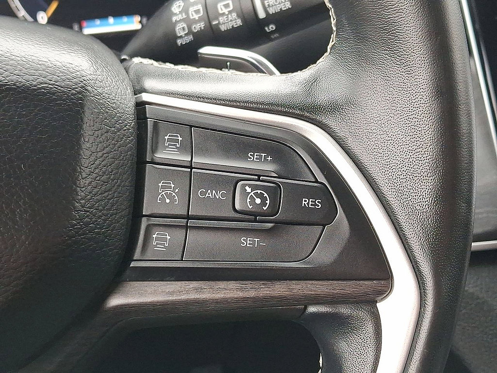 Used 2022 Jeep Grand Cherokee L Limited AWD/4WD image 18