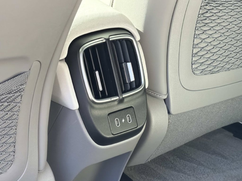 Used 2024 Hyundai Ioniq 6 SEL RWD image 12