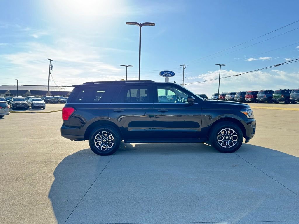 Certified 2024 Ford Expedition XLT image 2