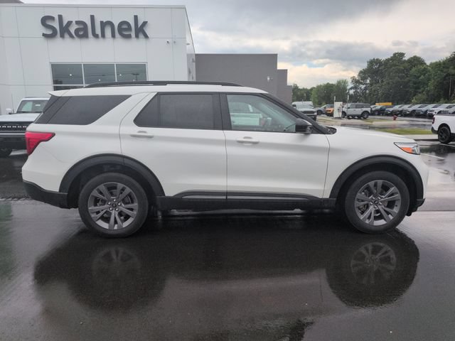 Certified 2023 Ford Explorer XLT w/ Equipment Group 202A AWD/4WD image 8