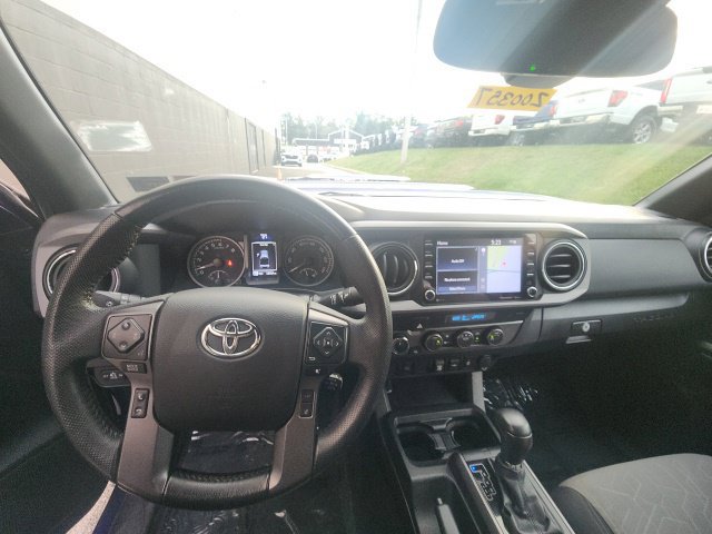 Used 2022 Toyota Tacoma TRD Sport AWD/4WD image 35