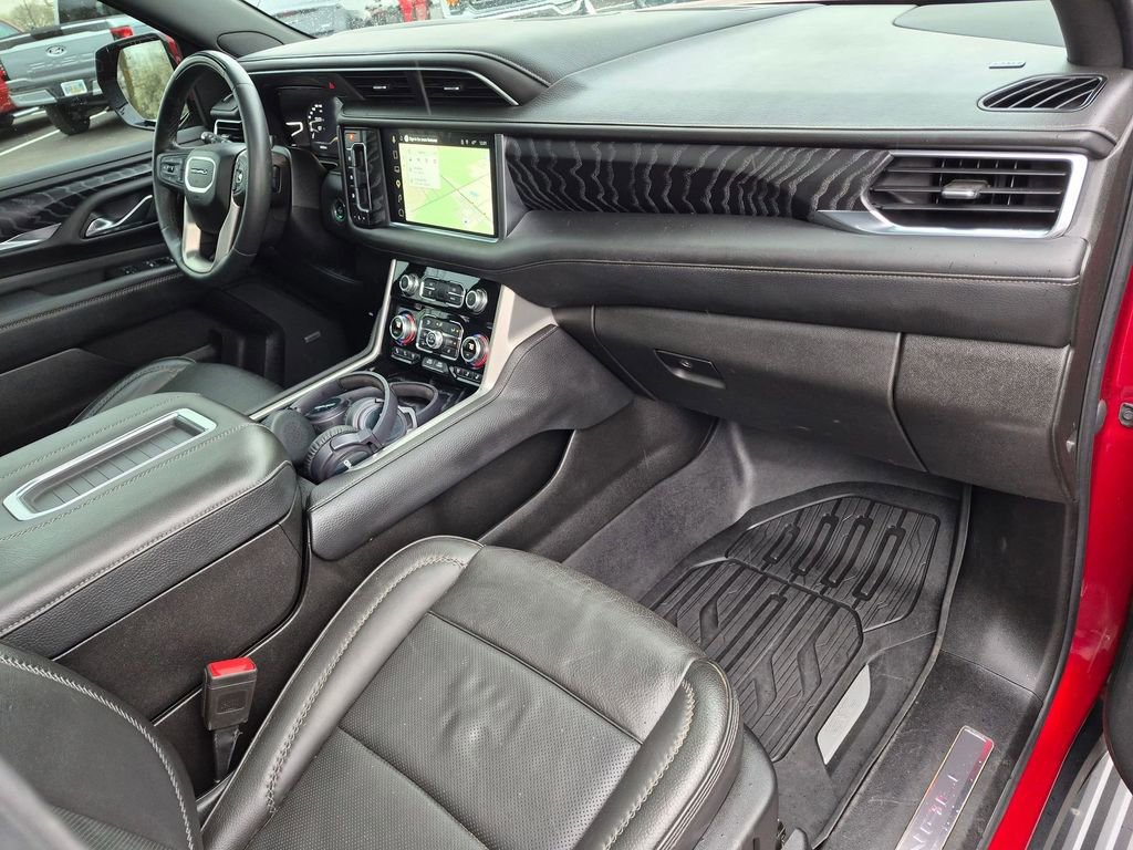 Used 2023 GMC Yukon Denali w/ Denali Reserve Package image 24
