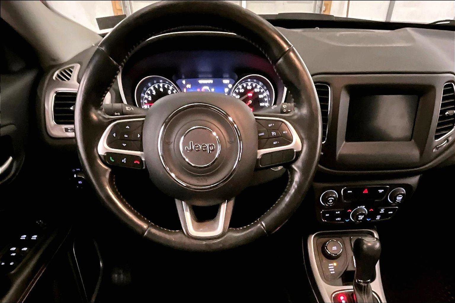 Used 2018 Jeep Compass Latitude w/ Popular Equipment Group image 7