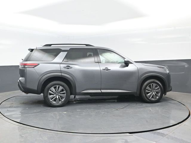 Used 2025 Nissan Pathfinder SV AWD/4WD image 3