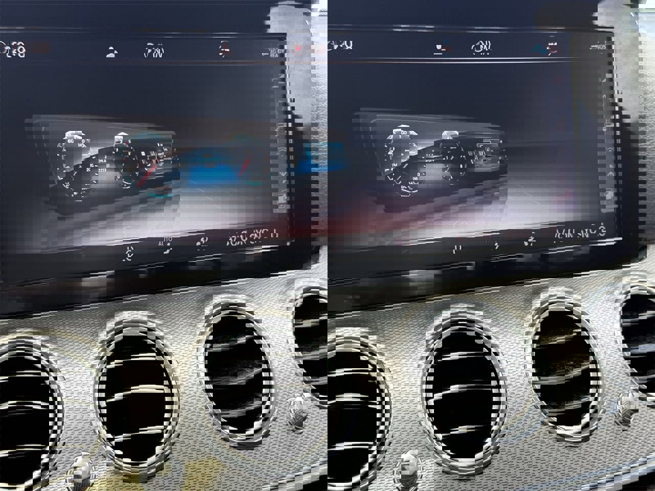 Used 2019 Mercedes-Benz E 300 w/ AMG Line Exterior image 17