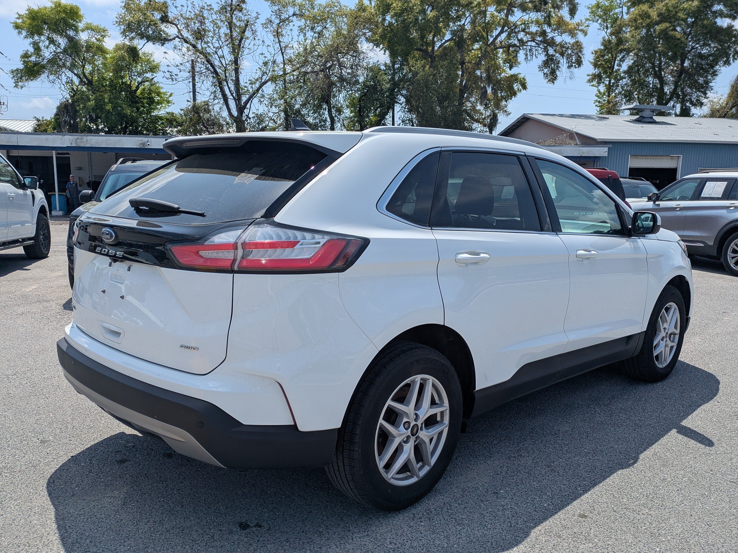 Certified 2024 Ford Edge SEL w/ Convenience Package AWD/4WD image 4