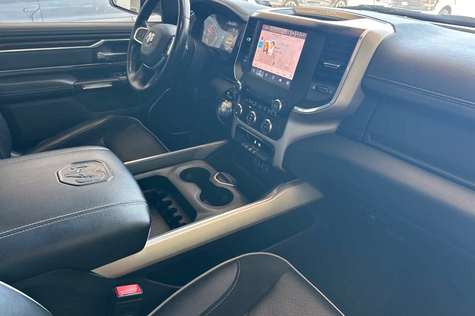 Used 2022 RAM 1500 Laramie AWD/4WD image 16