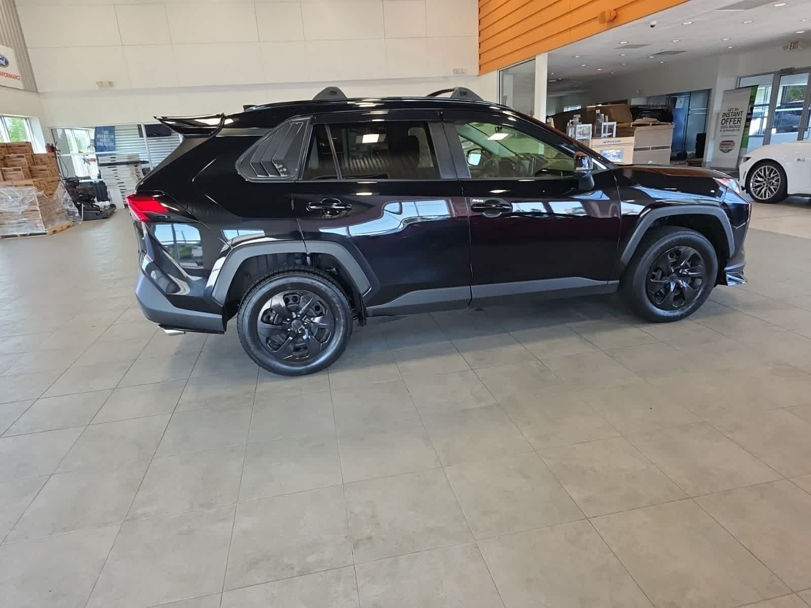 Used 2020 Toyota RAV4 LE w/ All Weather Liner Package AWD/4WD image 8