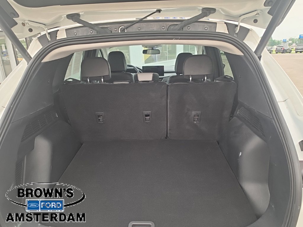 Certified 2025 Ford Escape Platinum w/ Premium Technology Package AWD/4WD image 11