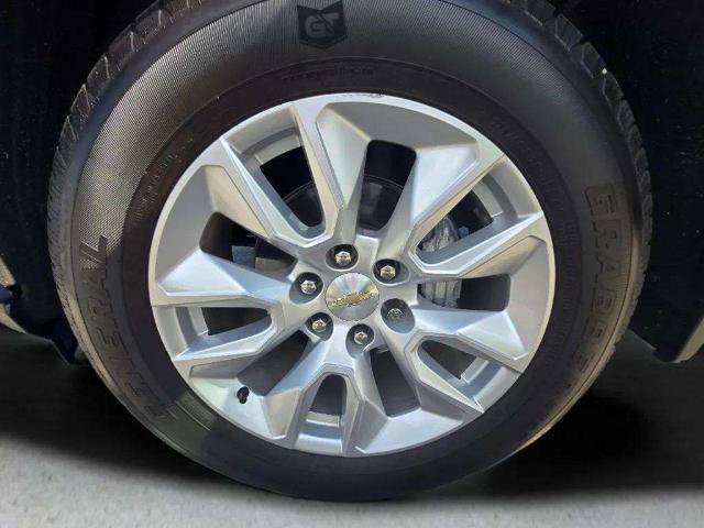 Used 2020 Chevrolet Silverado 1500 Custom w/ Custom Value Package AWD/4WD image 24