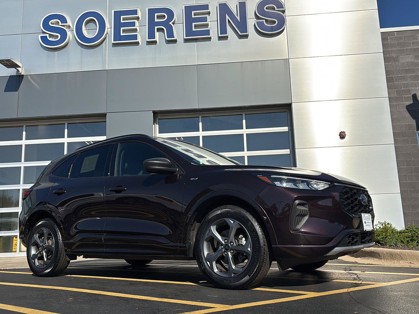 Certified 2023 Ford Escape ST-Line w/ Tech Pack #1 AWD/4WD image 1