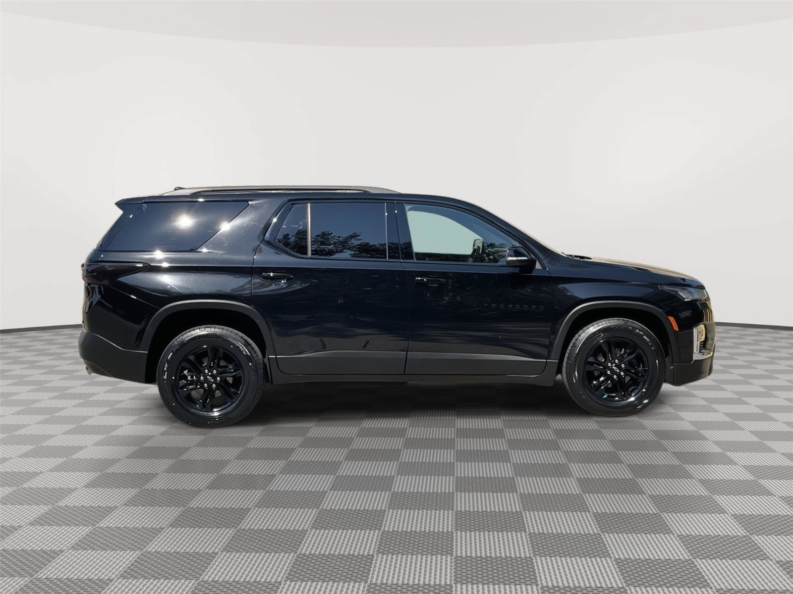 Used 2023 Chevrolet Traverse LT w/ Midnight/Sport Edition AWD/4WD image 6