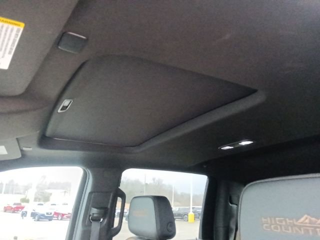 Used 2024 Chevrolet Silverado 2500 High Country w/ High Country Premium Package AWD/4WD image 14