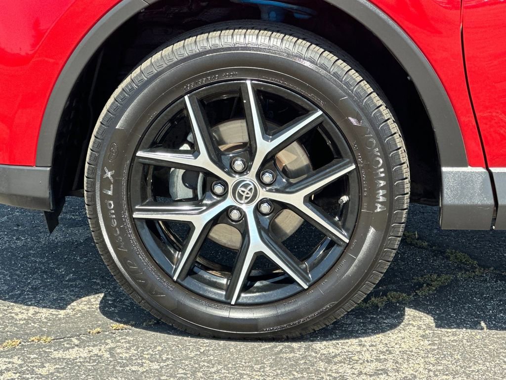 Used 2017 Toyota RAV4 SE FWD image 24