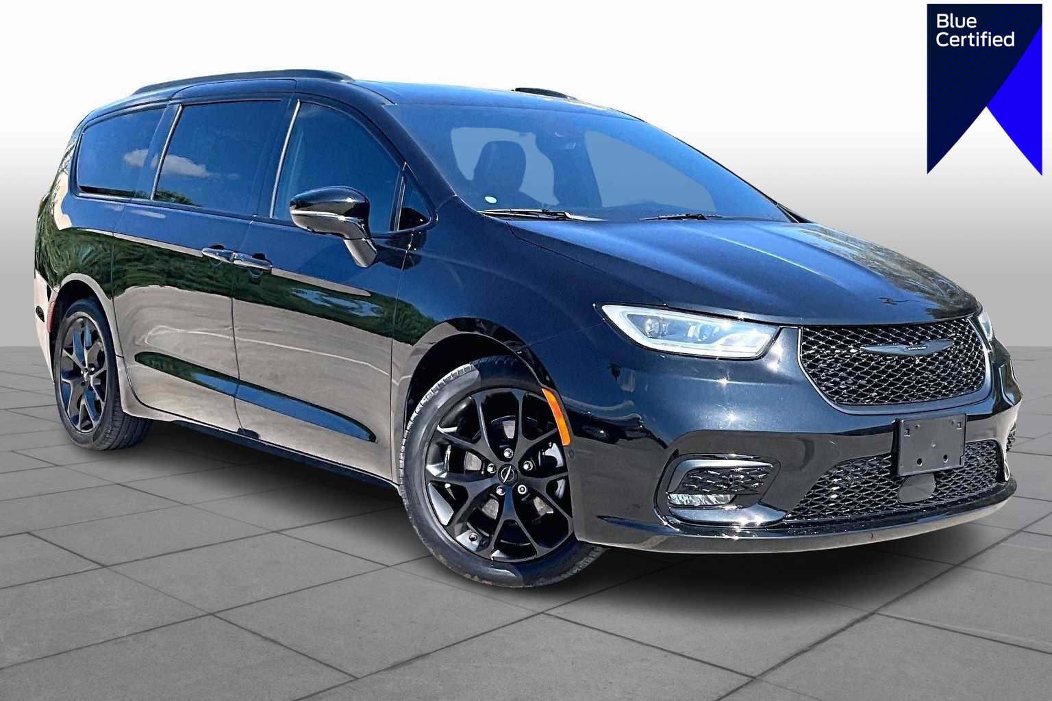 Used 2023 Chrysler Pacifica Limited w/ S Appearance Package