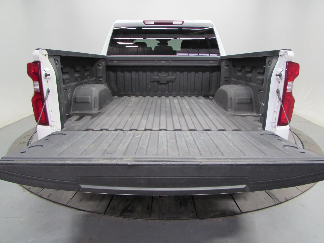Used 2023 Chevrolet Silverado 1500 RST AWD/4WD image 11