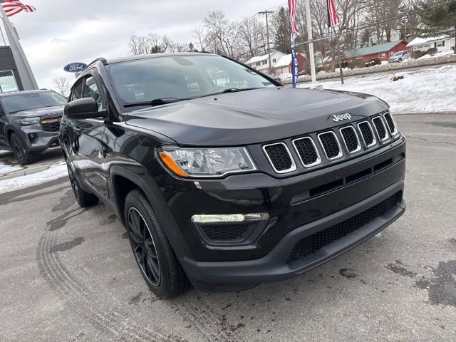 Used 2018 Jeep Compass Sport w/ Tech Group FWD image 4