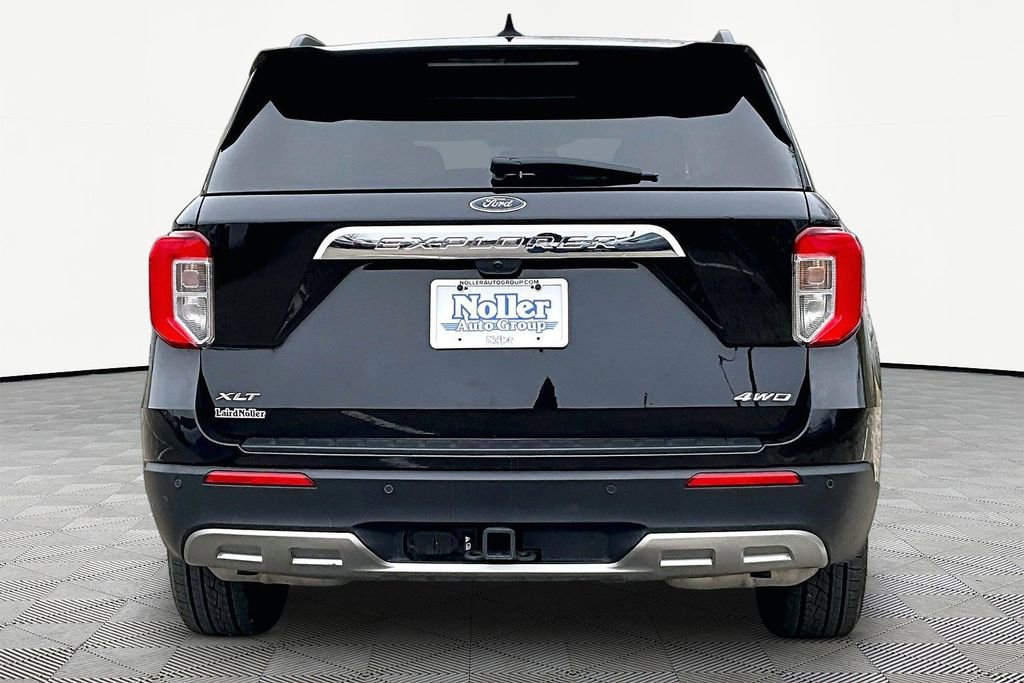 Certified 2023 Ford Explorer XLT w/ Equipment Group 202A image 4