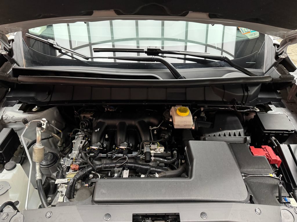 Used 2025 Nissan Pathfinder SL AWD/4WD image 27