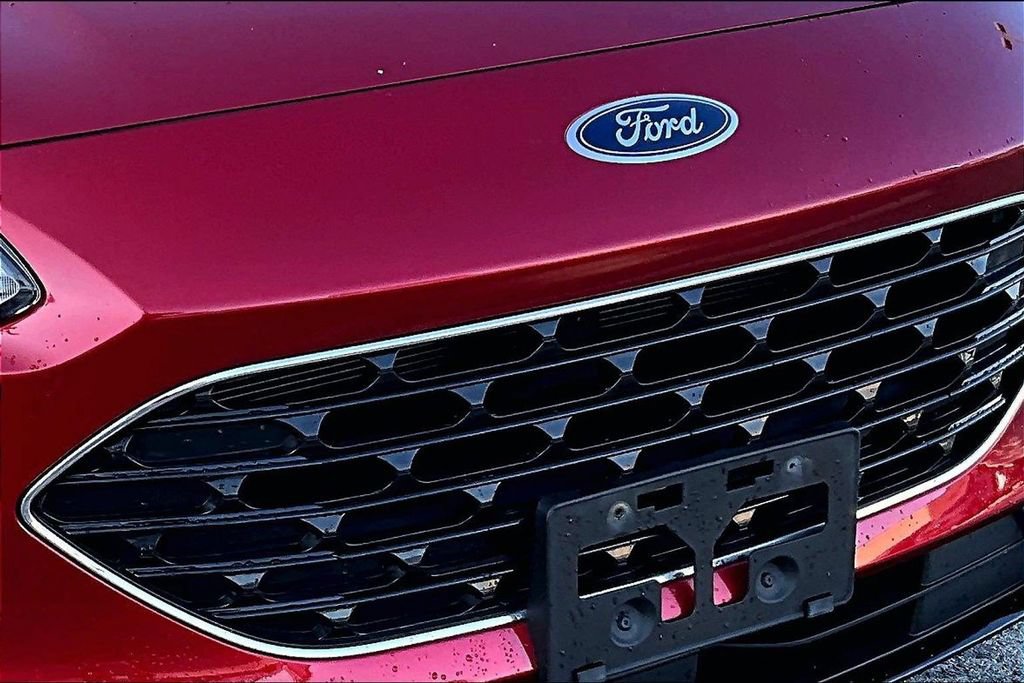 Certified 2022 Ford Escape SE w/ SE Sport Appearance Package FWD image 30