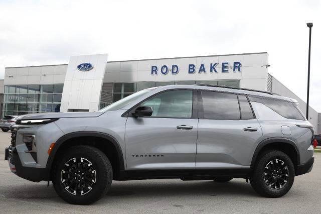Used 2025 Chevrolet Traverse Z71 AWD/4WD image 3