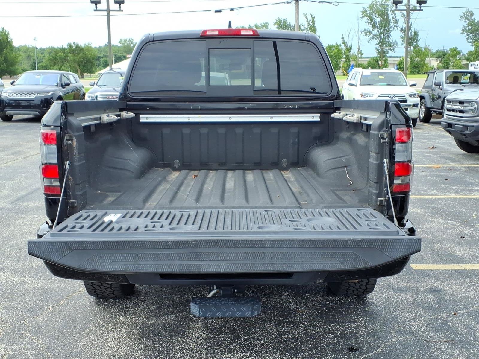 Used 2022 Nissan Frontier SV AWD/4WD image 29