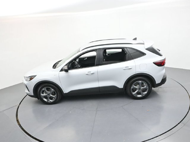 Certified 2025 Ford Escape ST-Line FWD image 40