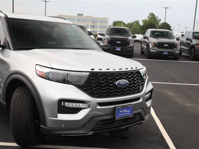 Certified 2020 Ford Explorer ST w/ ST Street Pack AWD/4WD image 4