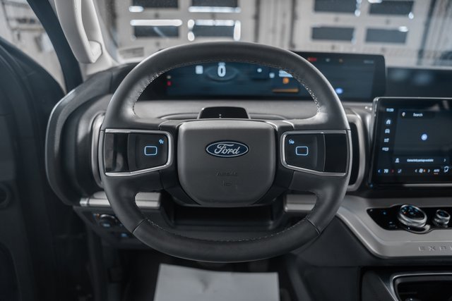 Certified 2025 Ford Expedition Active image 37