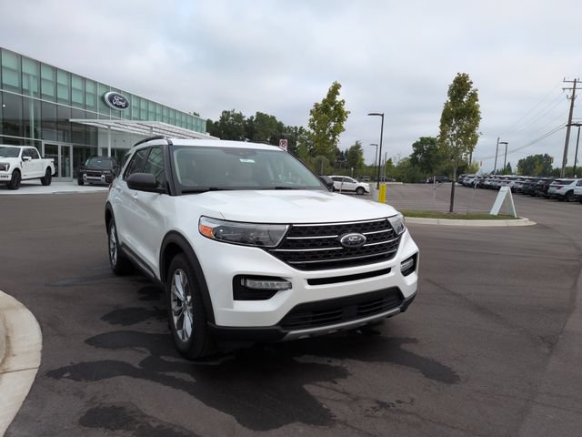 Certified 2021 Ford Explorer XLT w/ Equipment Group 202A AWD/4WD image 7