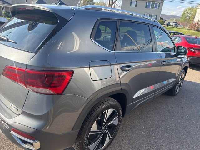 Used 2024 Volkswagen Taos SE AWD/4WD image 6