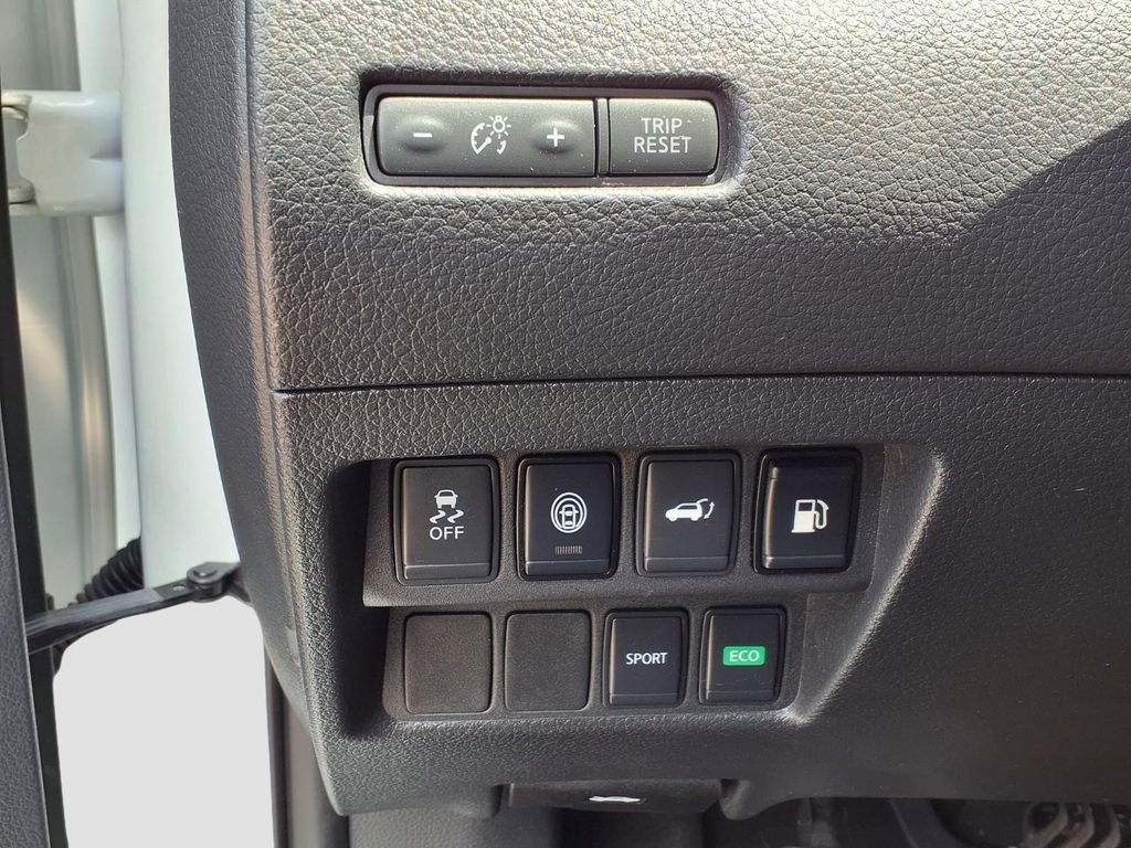 Used 2019 Nissan Rogue SV FWD image 22