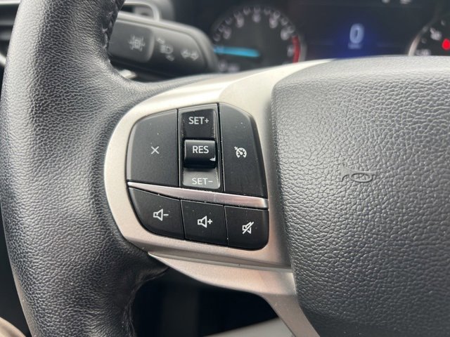 Certified 2022 Ford Explorer XLT w/ Equipment Group 202A image 10