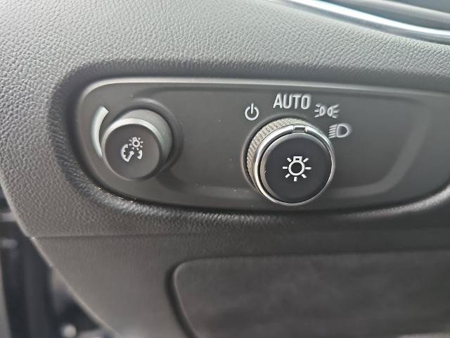 Used 2021 Chevrolet Malibu LT FWD image 24