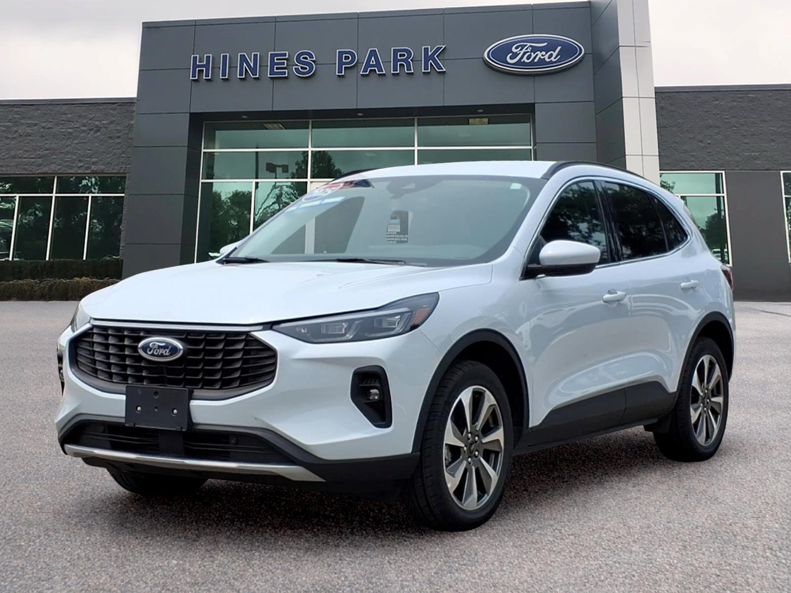 Certified 2025 Ford Escape Platinum AWD/4WD image 3