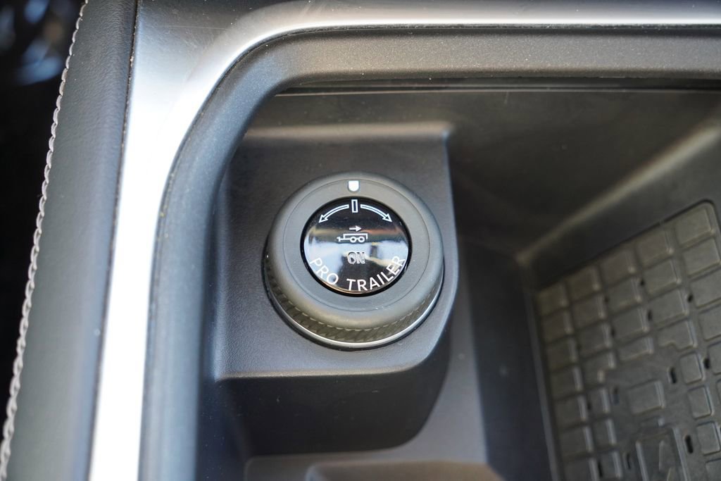 Certified 2025 Ford Expedition Max Platinum image 37