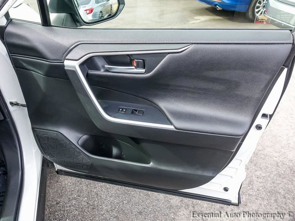 Used 2021 Toyota RAV4 Limited AWD/4WD image 28