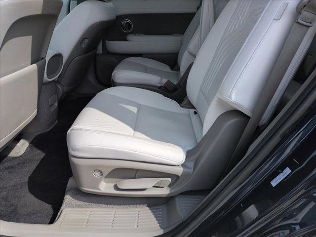 Used 2026 Hyundai Palisade SEL FWD image 19