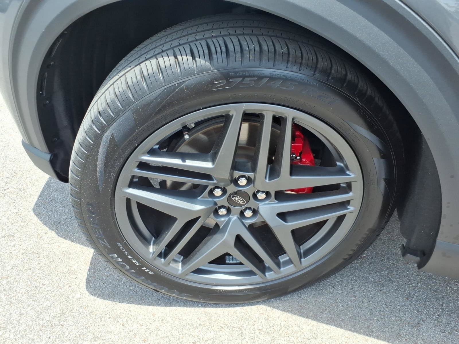 Certified 2025 Ford Explorer ST-Line w/ Premium Package RWD image 9